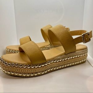 Women’s Tan Sandals
